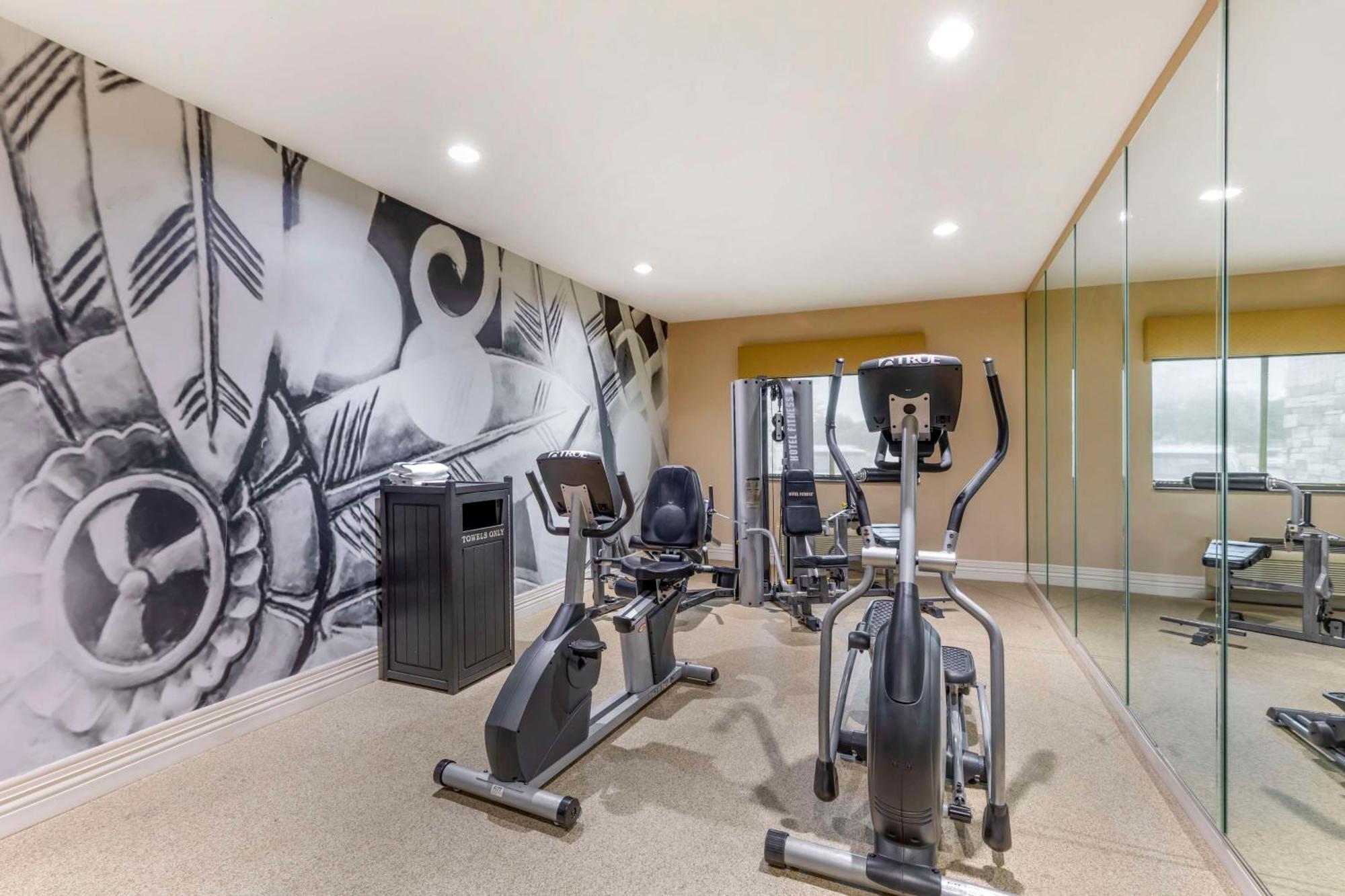 Western Inn&suites Burleson