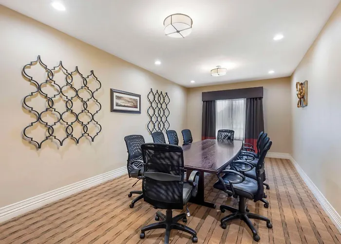 Best Western Plus Burleson Inn & Suites