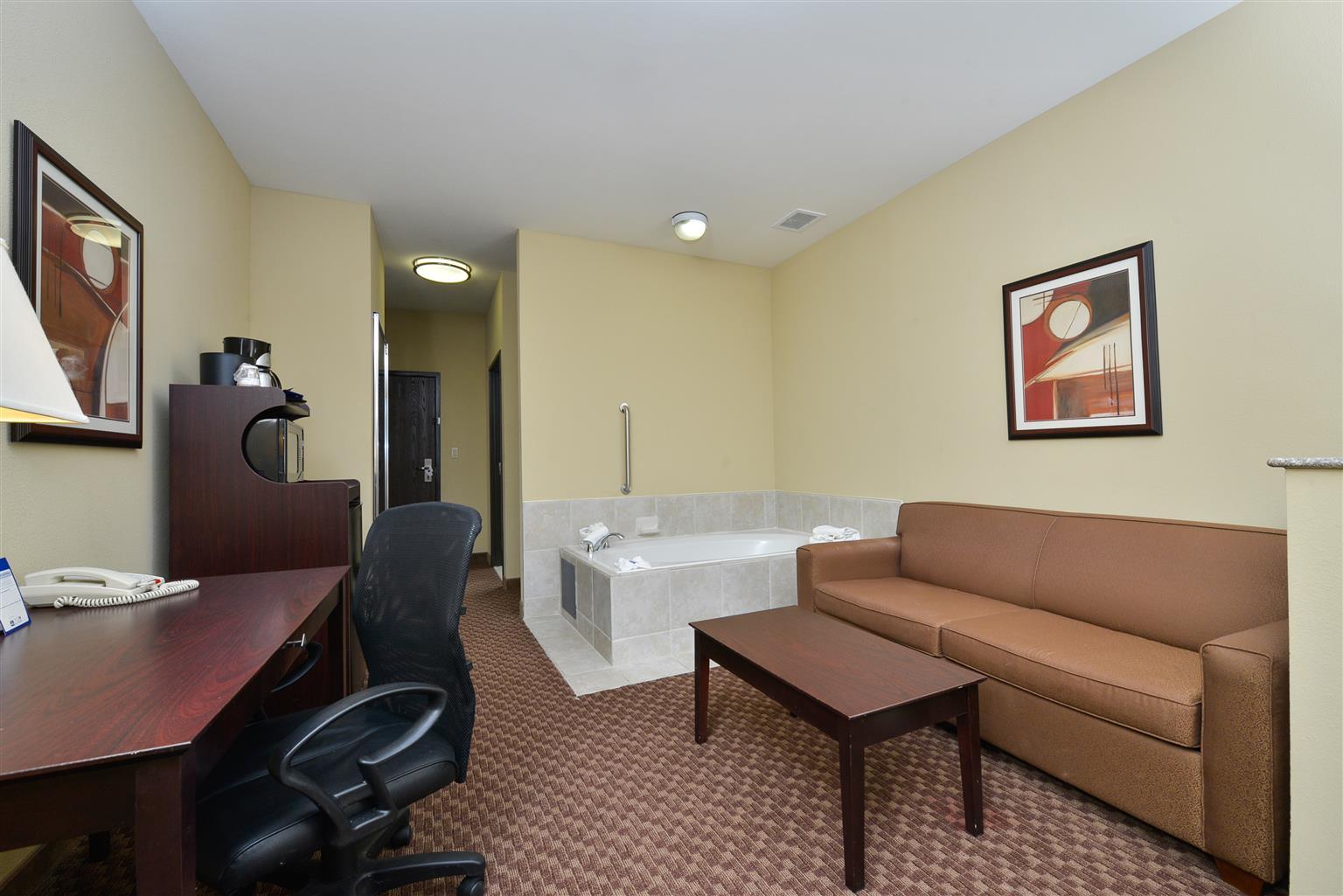 Western & Hotel 3*