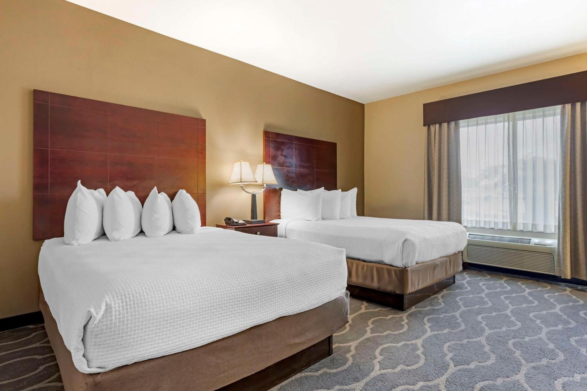 Western & Hotel