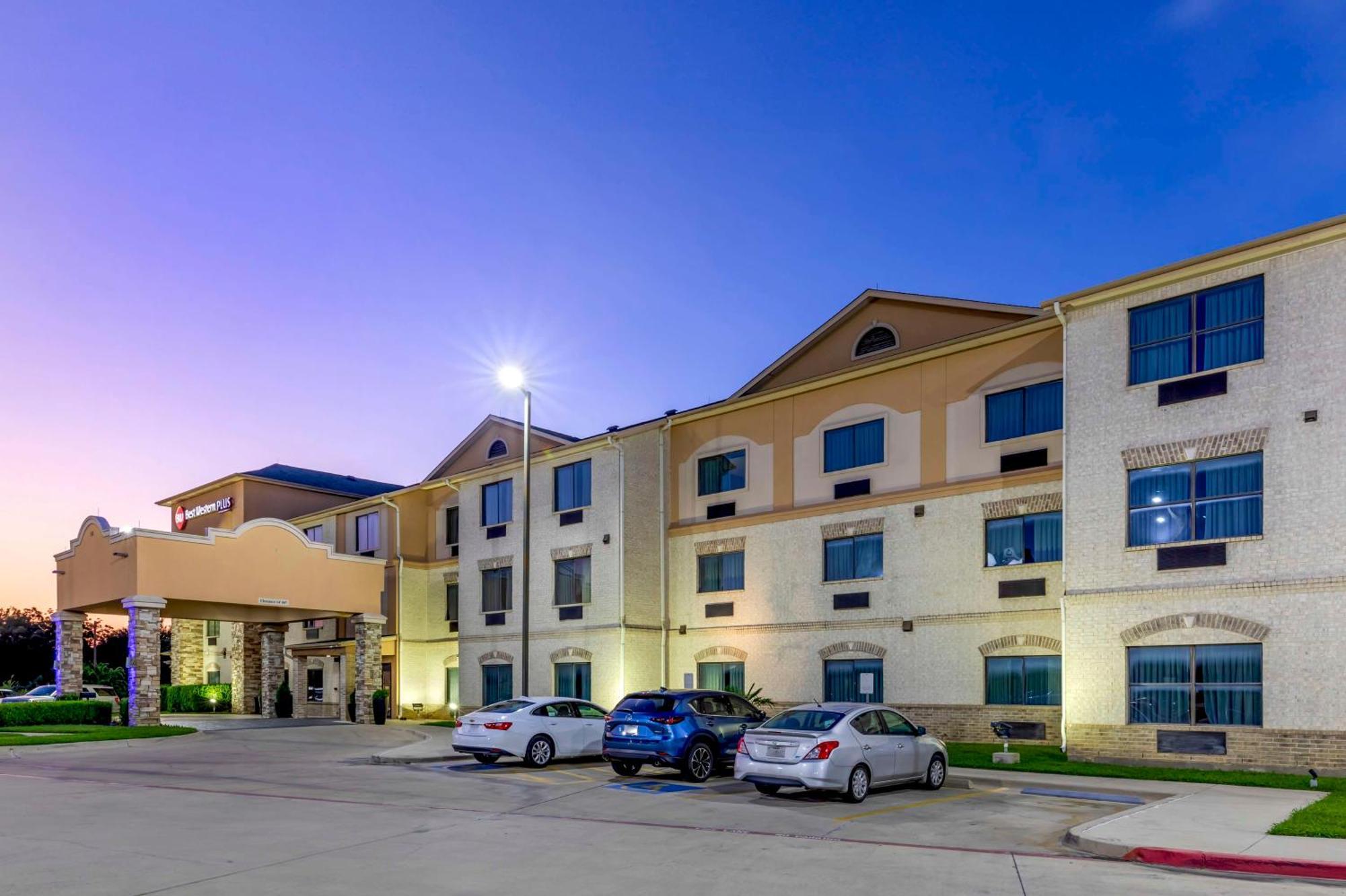 Western & Hotel