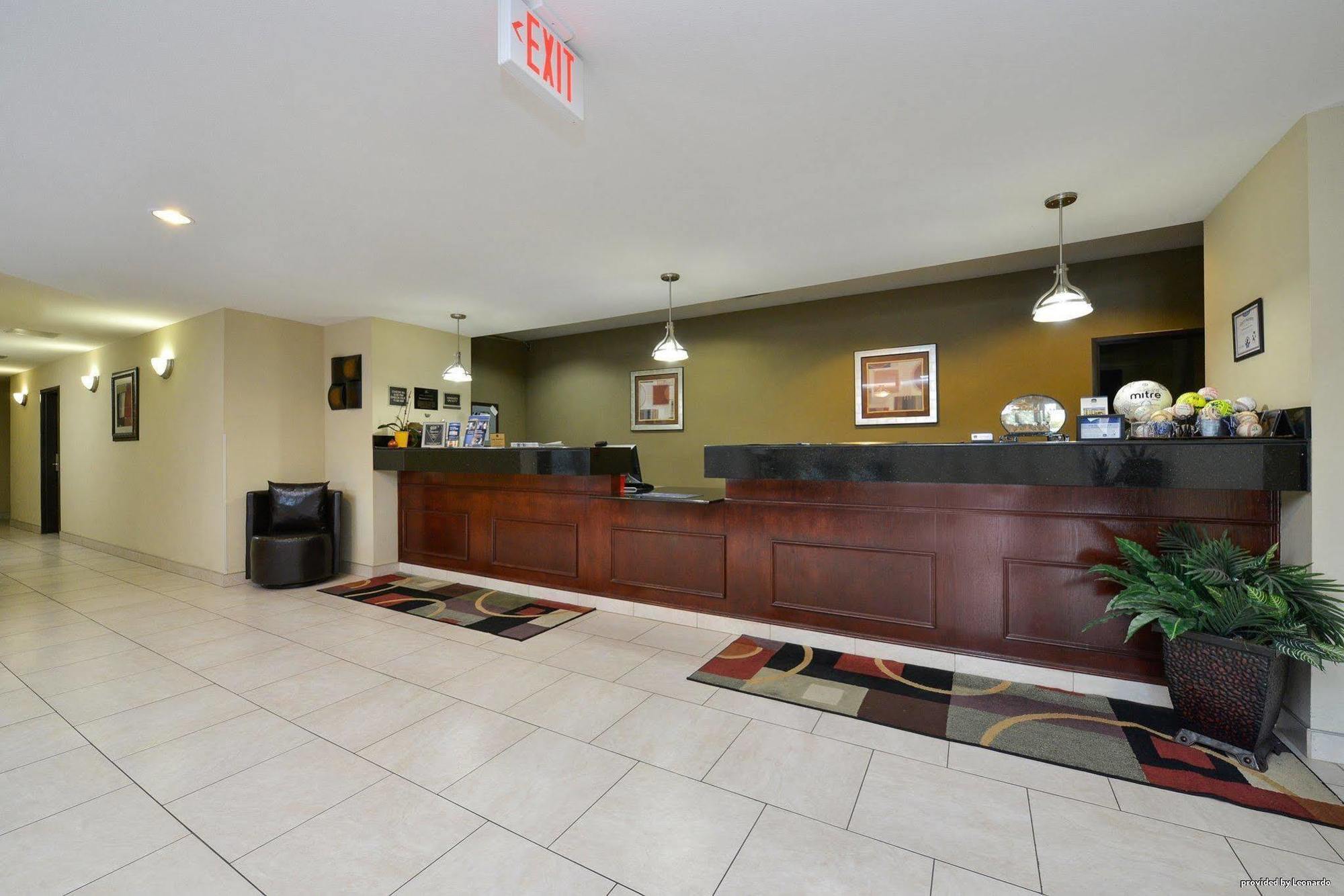 Western & Hotel 3*