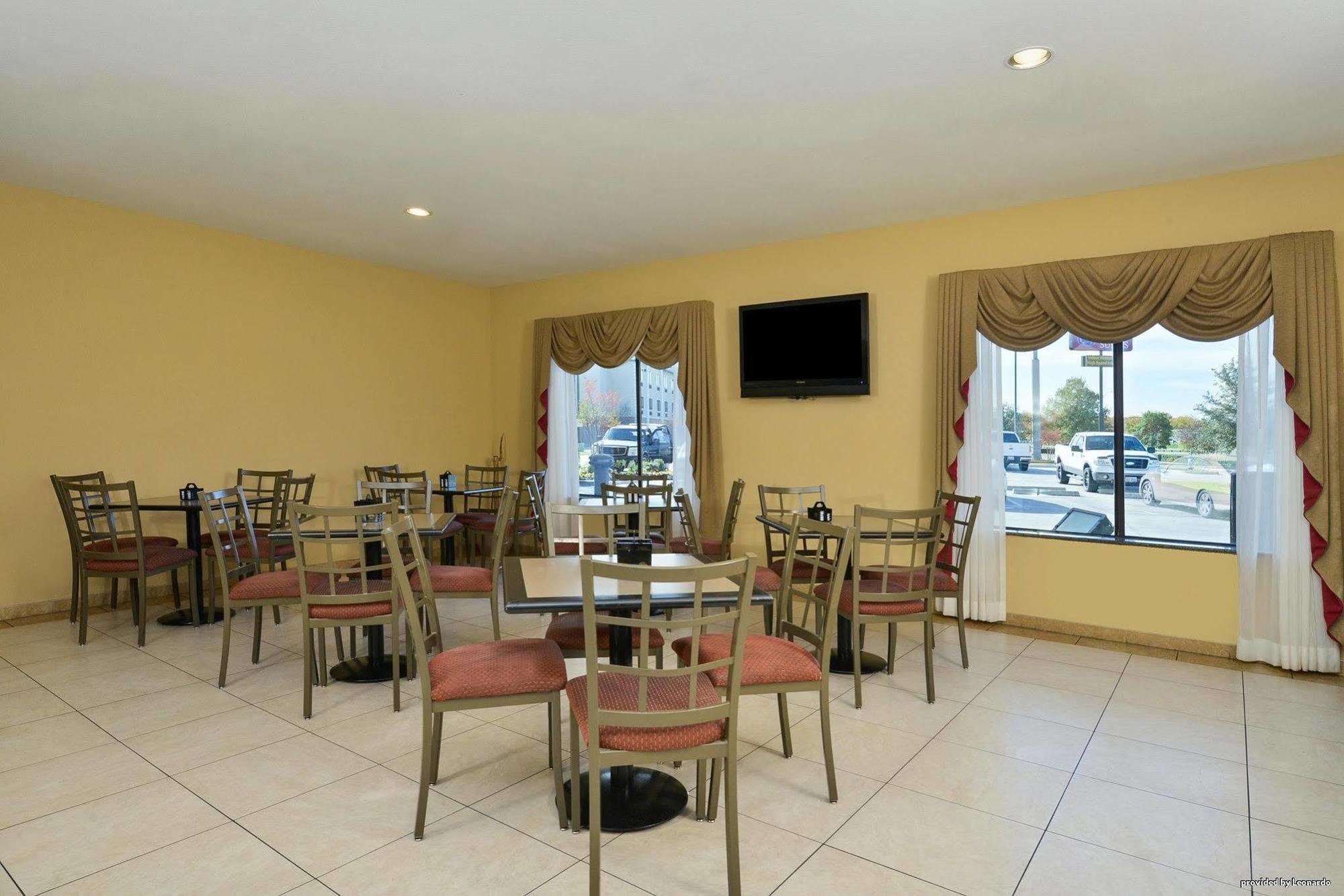 Western & Hotel 3*
