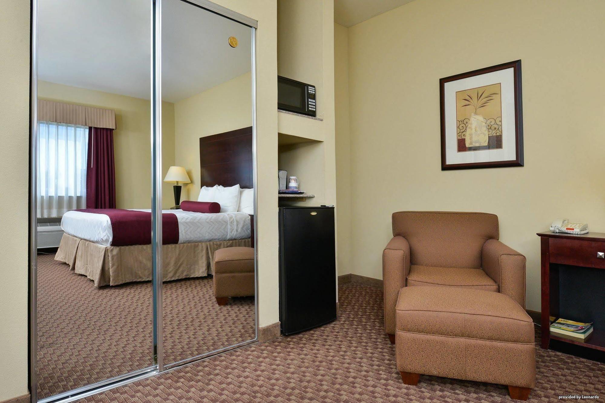 Western & Hotel